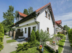 Quaint Holiday Home in Gleznowo with Parasol in Bobolin